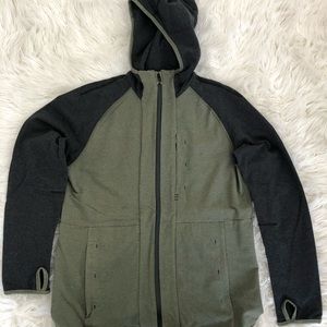 Lululemon Men’s Green/Gray Sweatshirt Size L